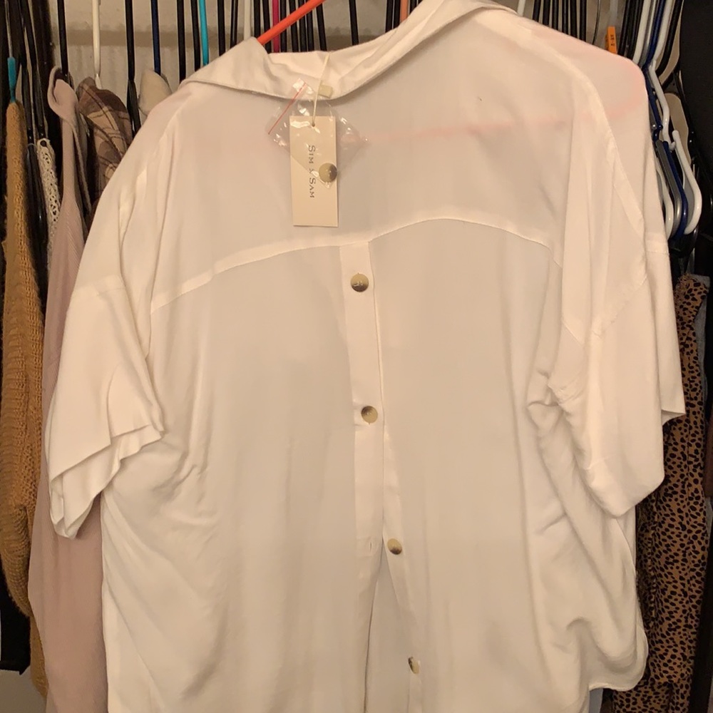 White  blouse - Picture 2 of 3